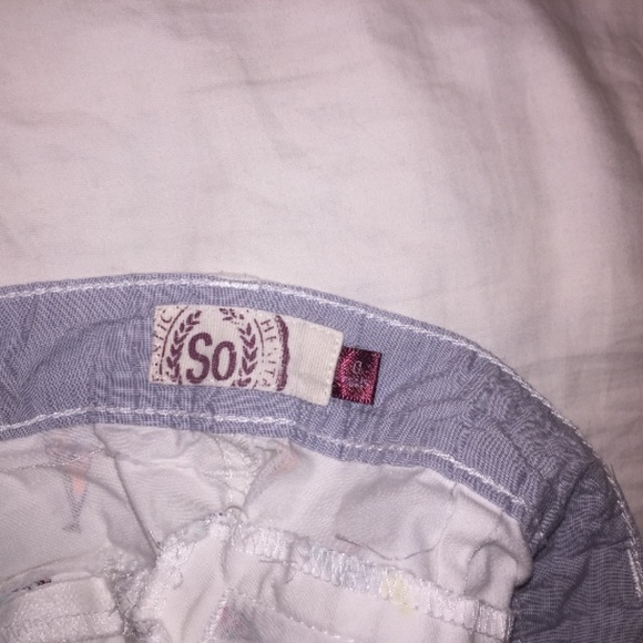 SO White Short Shorts w/ Sail Boat Pattern - Picture 3 of 3